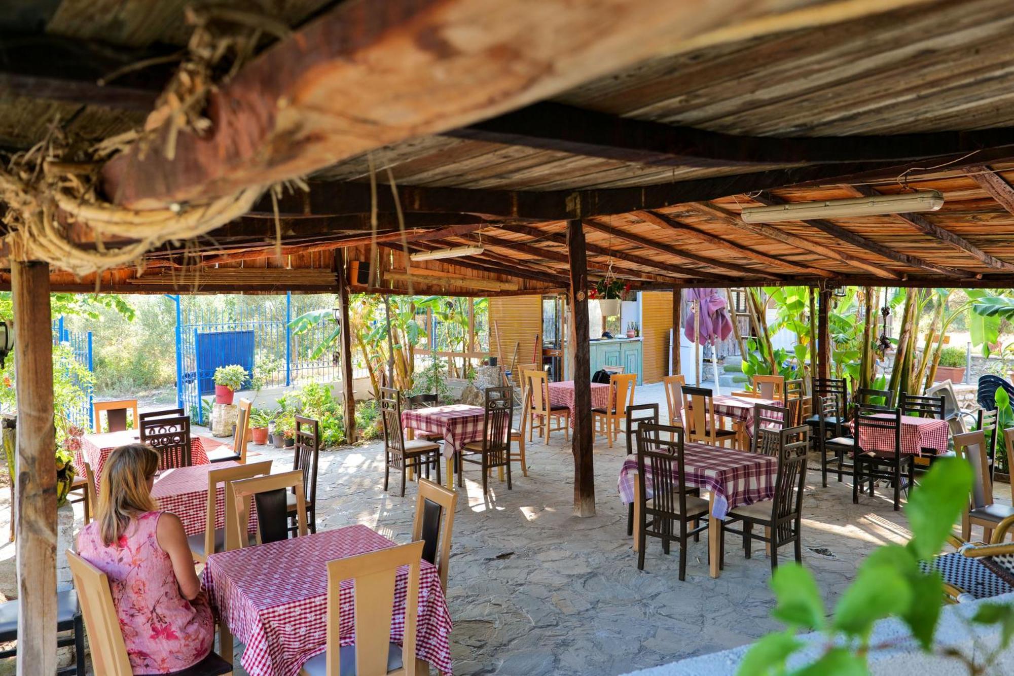 Tropikal Freskia Bunec Sarande Exterior photo